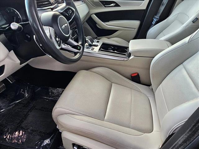 Used 2022 Jaguar XF R-Dynamic SE image 17