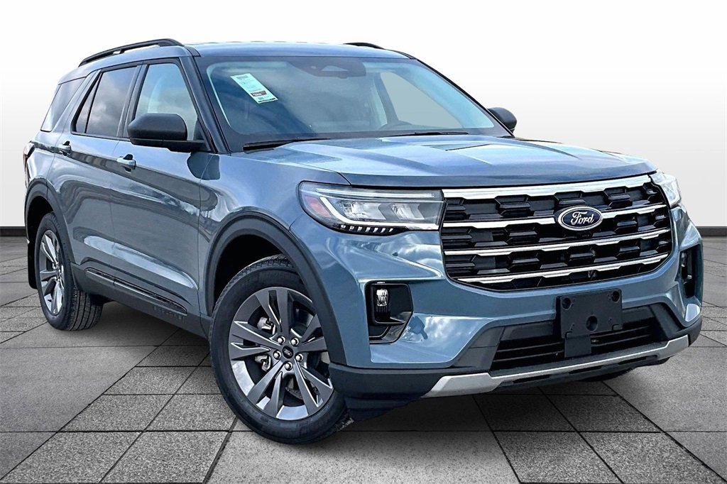New 2026 Ford Explorer Active w/ Active Comfort Package image 2