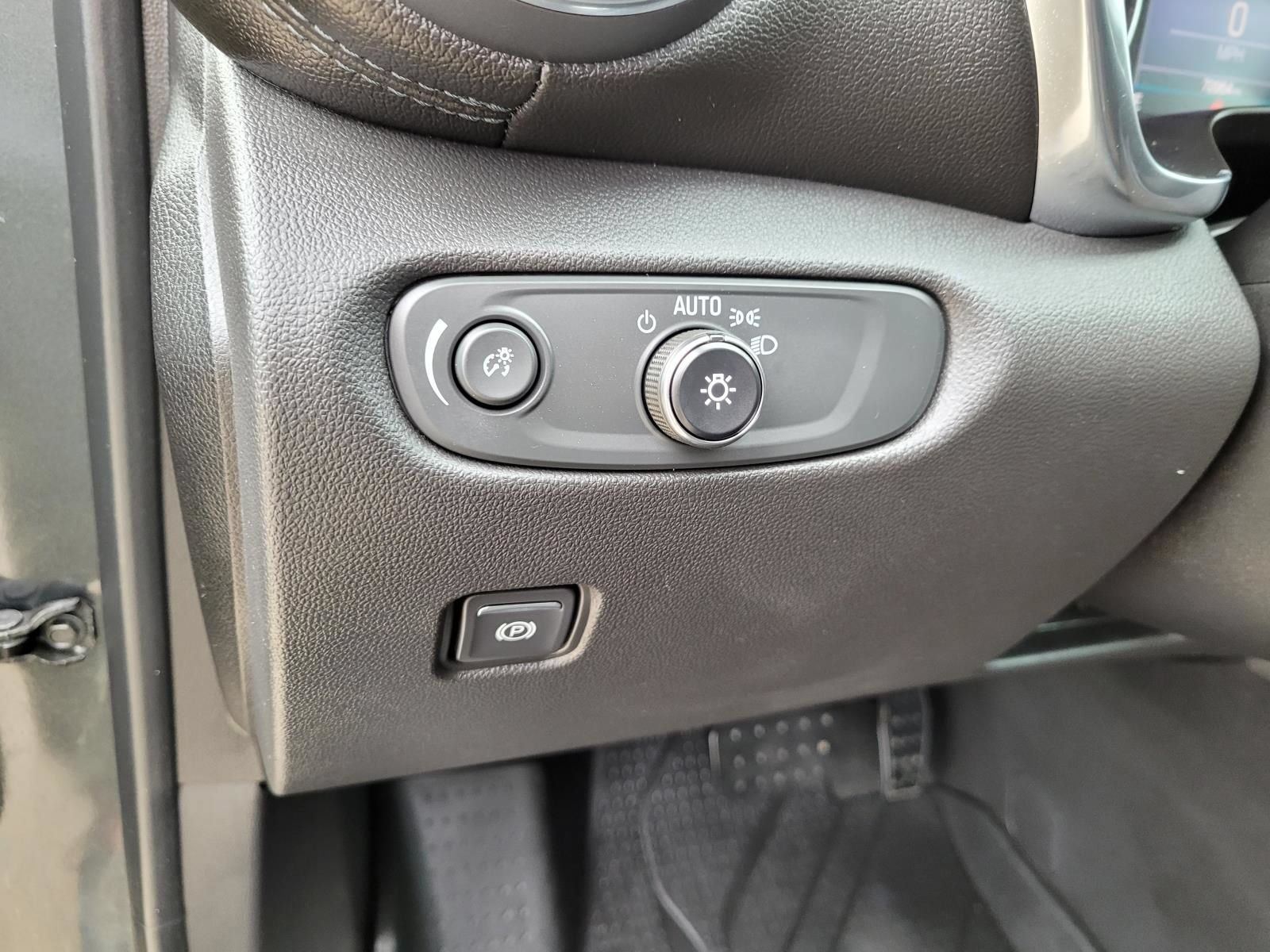 Used 2019 Chevrolet Blazer LT FWD image 23