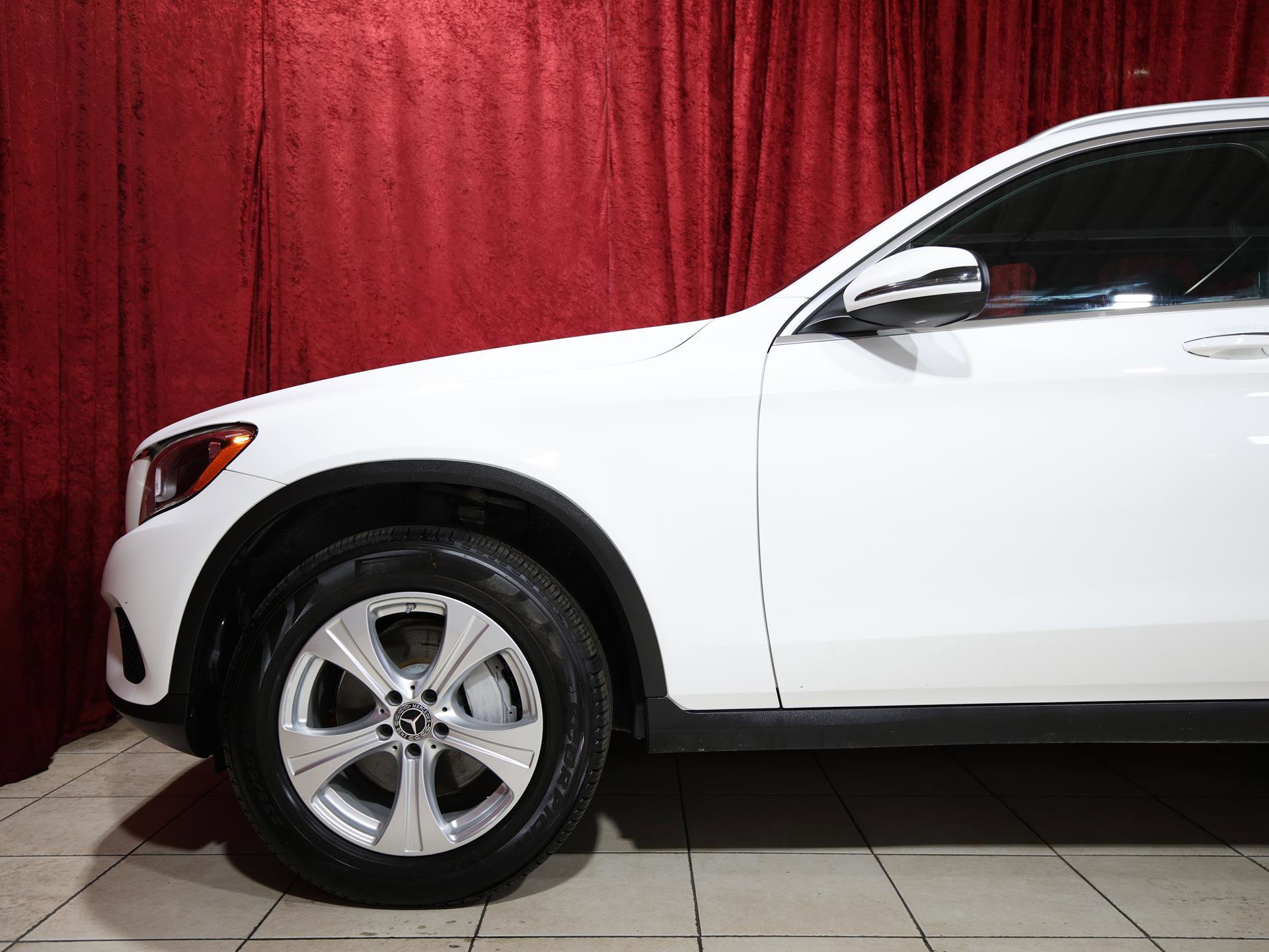 Used 2018 Mercedes-Benz GLC 300 4MATIC image 5