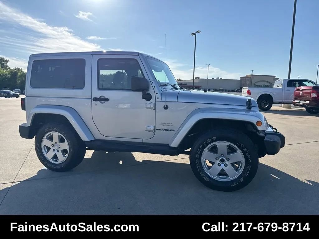 Used 2012 Jeep Wrangler Sahara w/ Dual Top Group image 25