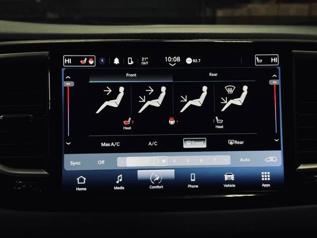 Certified 2024 Chrysler Pacifica Touring-L image 38