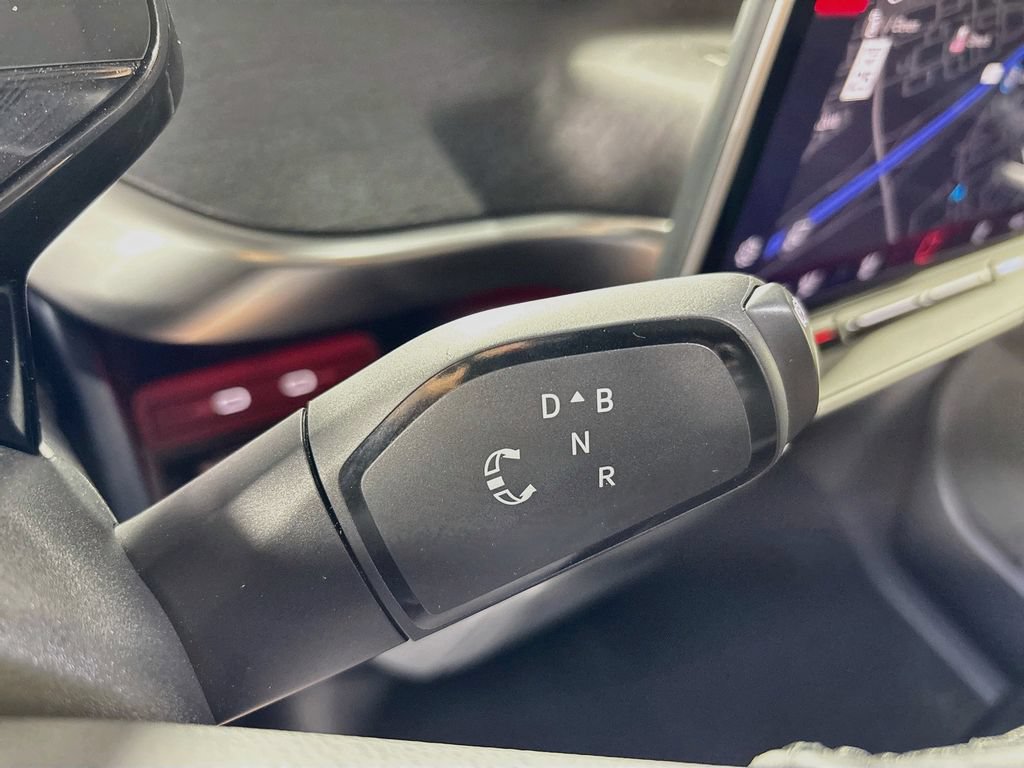 Certified 2025 Volkswagen ID. Buzz Pro S RWD image 19