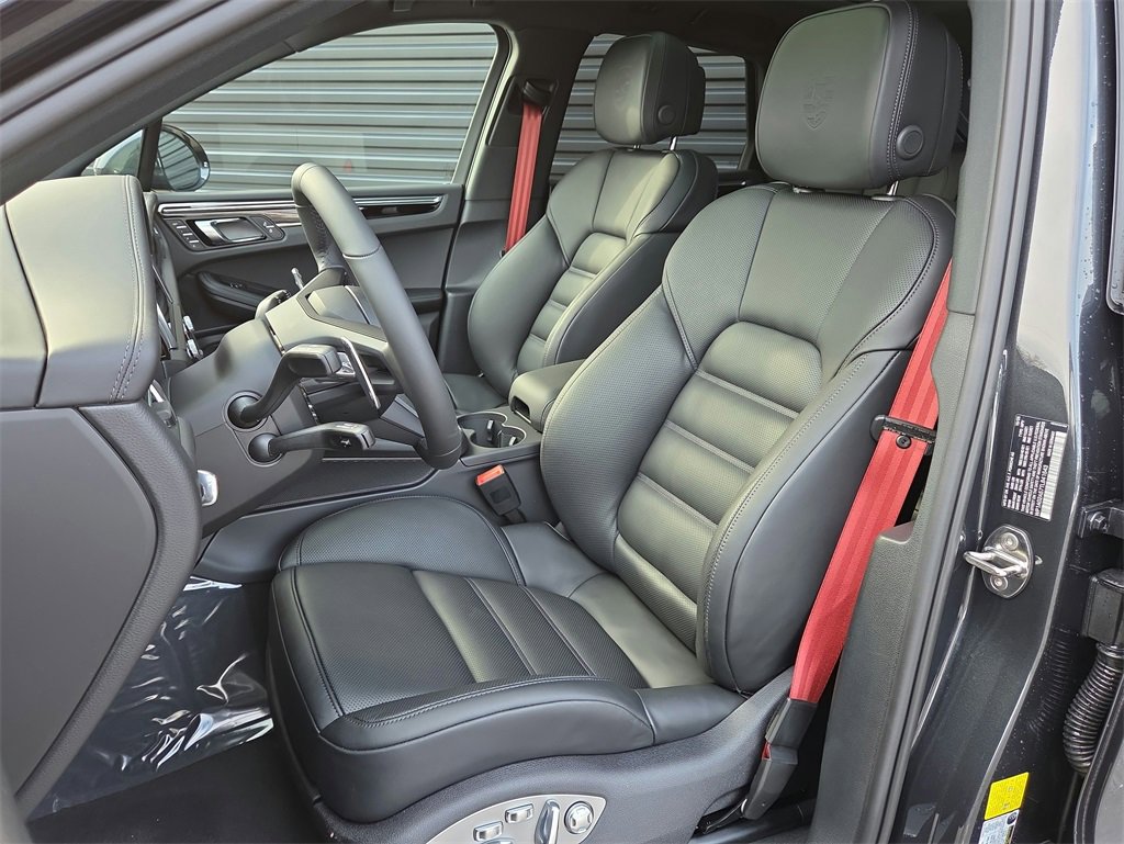 New 2026 Porsche Macan S image 5