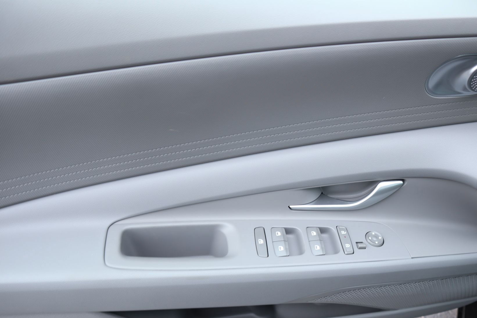 New 2026 Hyundai Elantra Hybrid FWD image 20