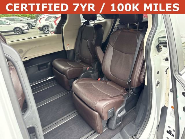 Used 2022 Toyota Sienna Platinum AWD/4WD image 17