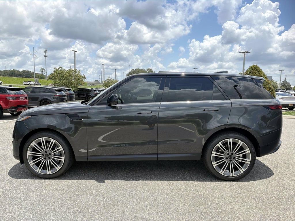 New 2026 Land Rover Range Rover Sport SE AWD/4WD image 2