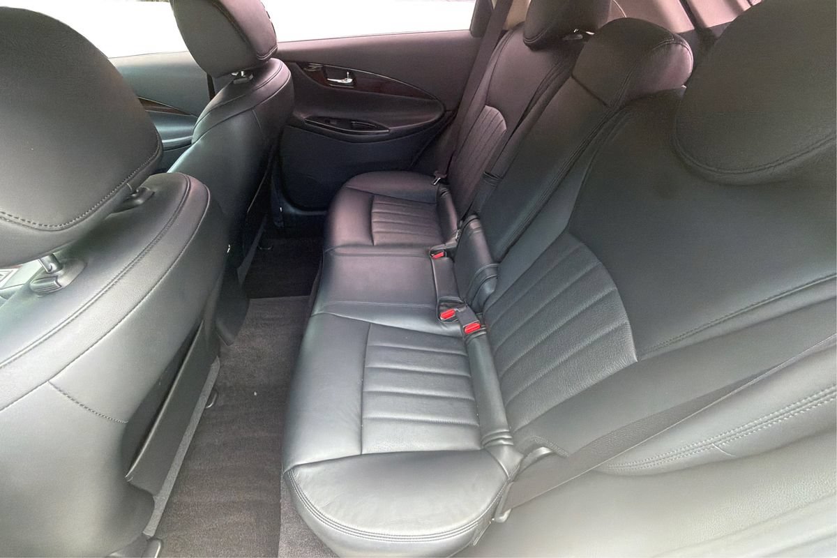 Used 2017 INFINITI QX50 2WD w/ Premium Package image 10