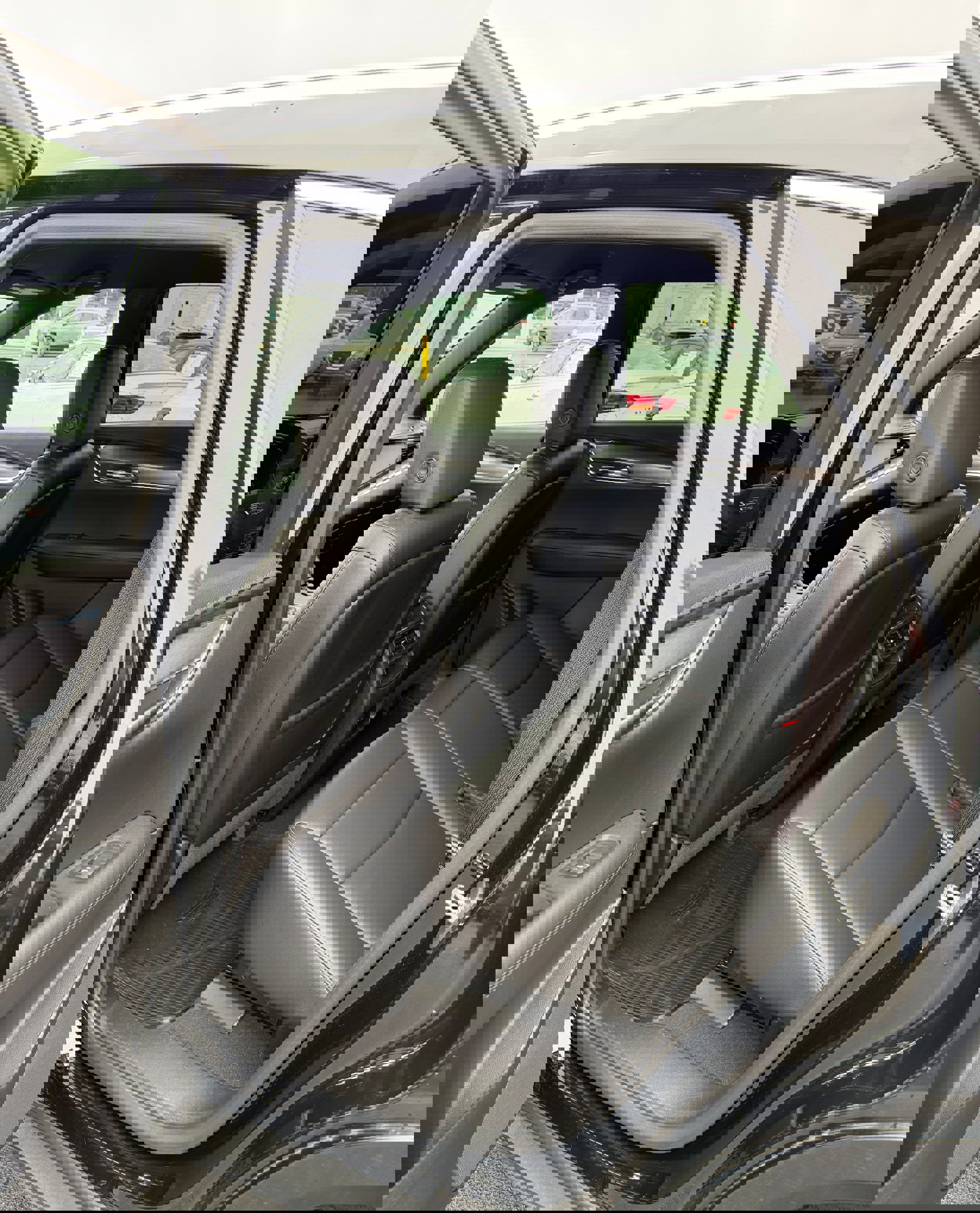 Used 2022 Cadillac XT5 Luxury w/ LPO, ONYX Package image 11