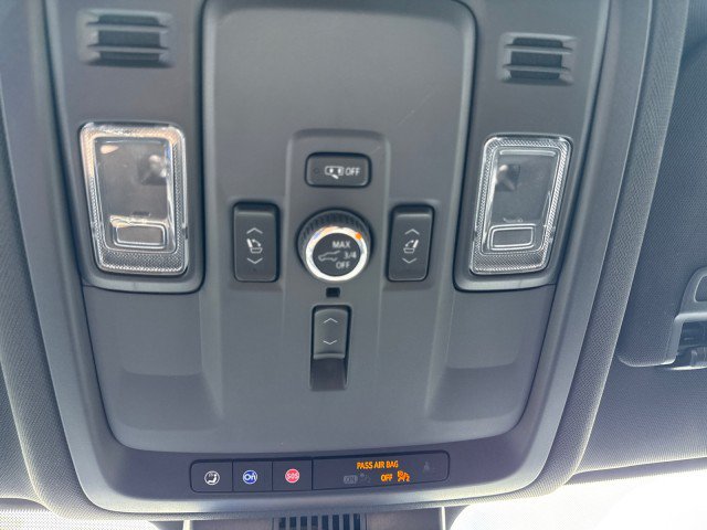 Used 2025 Chevrolet Tahoe Premier RWD image 29