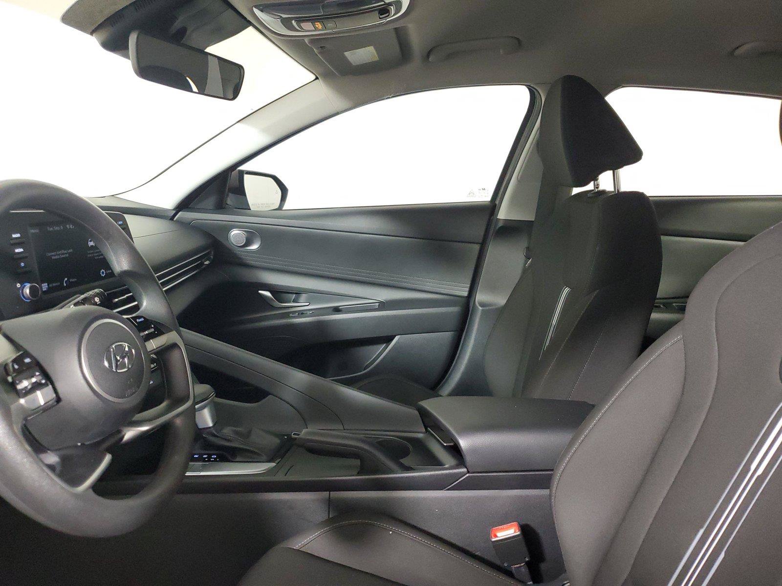 Used 2023 Hyundai Elantra SEL FWD image 19