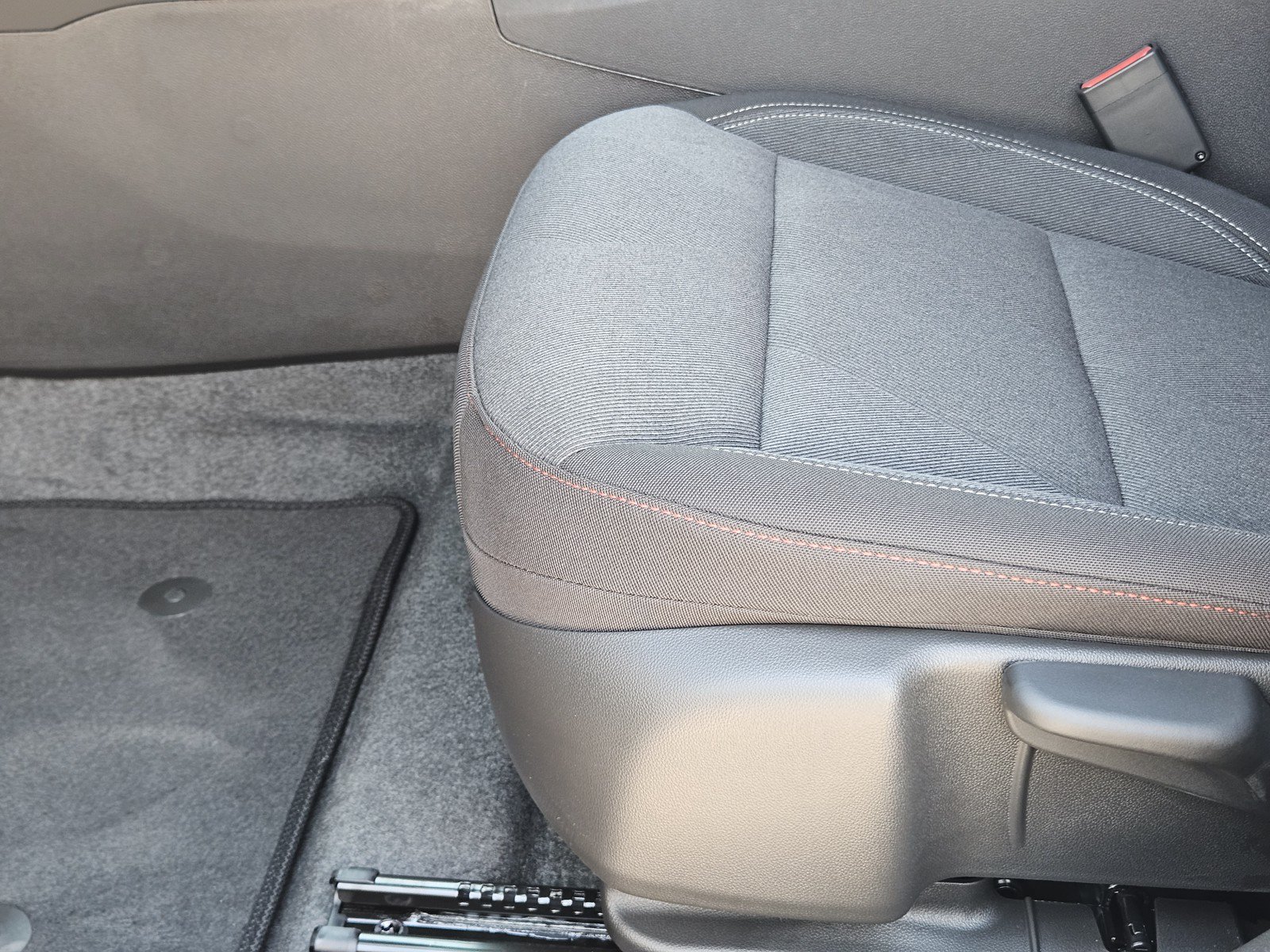 New 2026 Chevrolet Trax RS w/ Sunroof Package FWD image 17