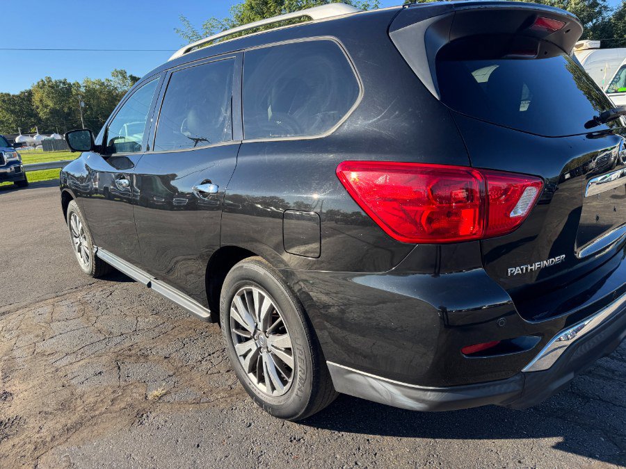 Used 2019 Nissan Pathfinder SL FWD image 10