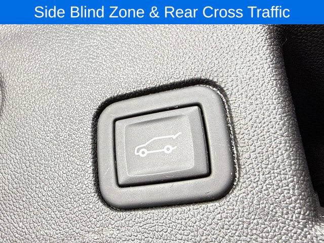 Used 2023 Chevrolet Equinox RS AWD/4WD image 15