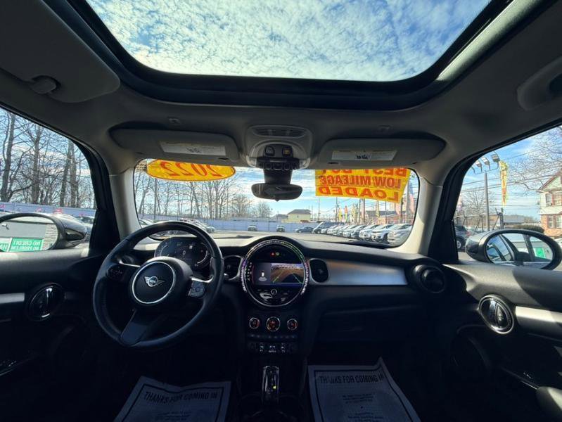 Used 2022 MINI Cooper 4-Door Hardtop FWD image 17