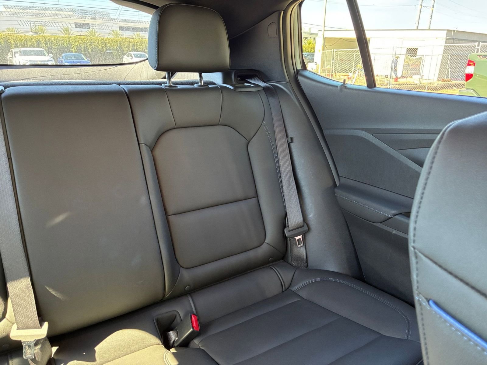 Used 2025 Buick Envista Sport Touring image 36