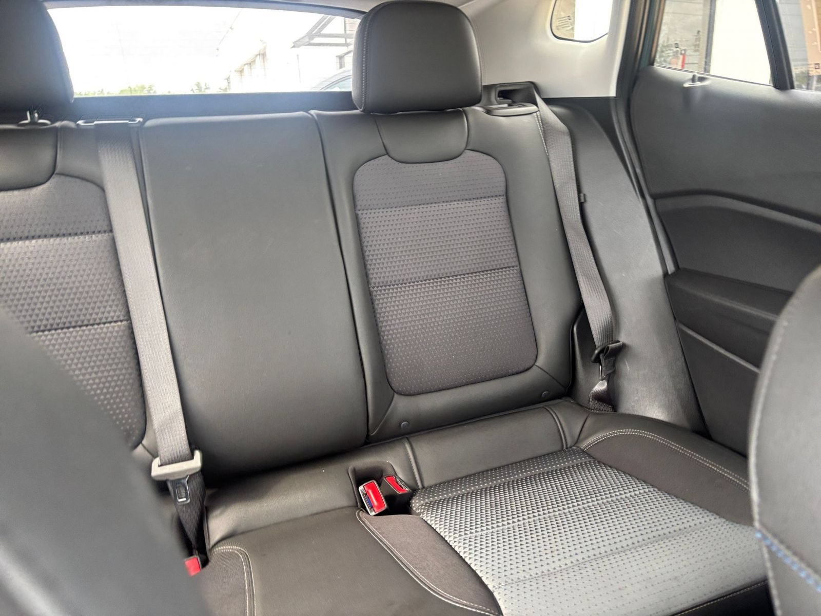 Used 2025 Chevrolet Trax LT FWD image 36