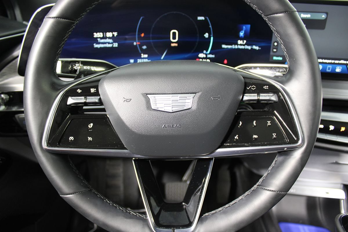 Used 2024 Cadillac Lyriq Luxury AWD/4WD image 13