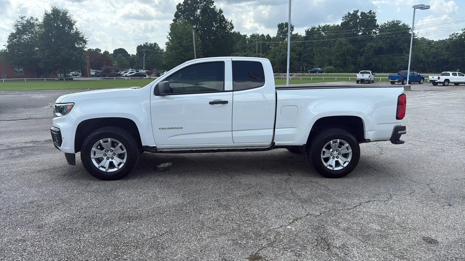 Used 2022 Chevrolet Colorado W/T w/ WT Convenience Package RWD image 2