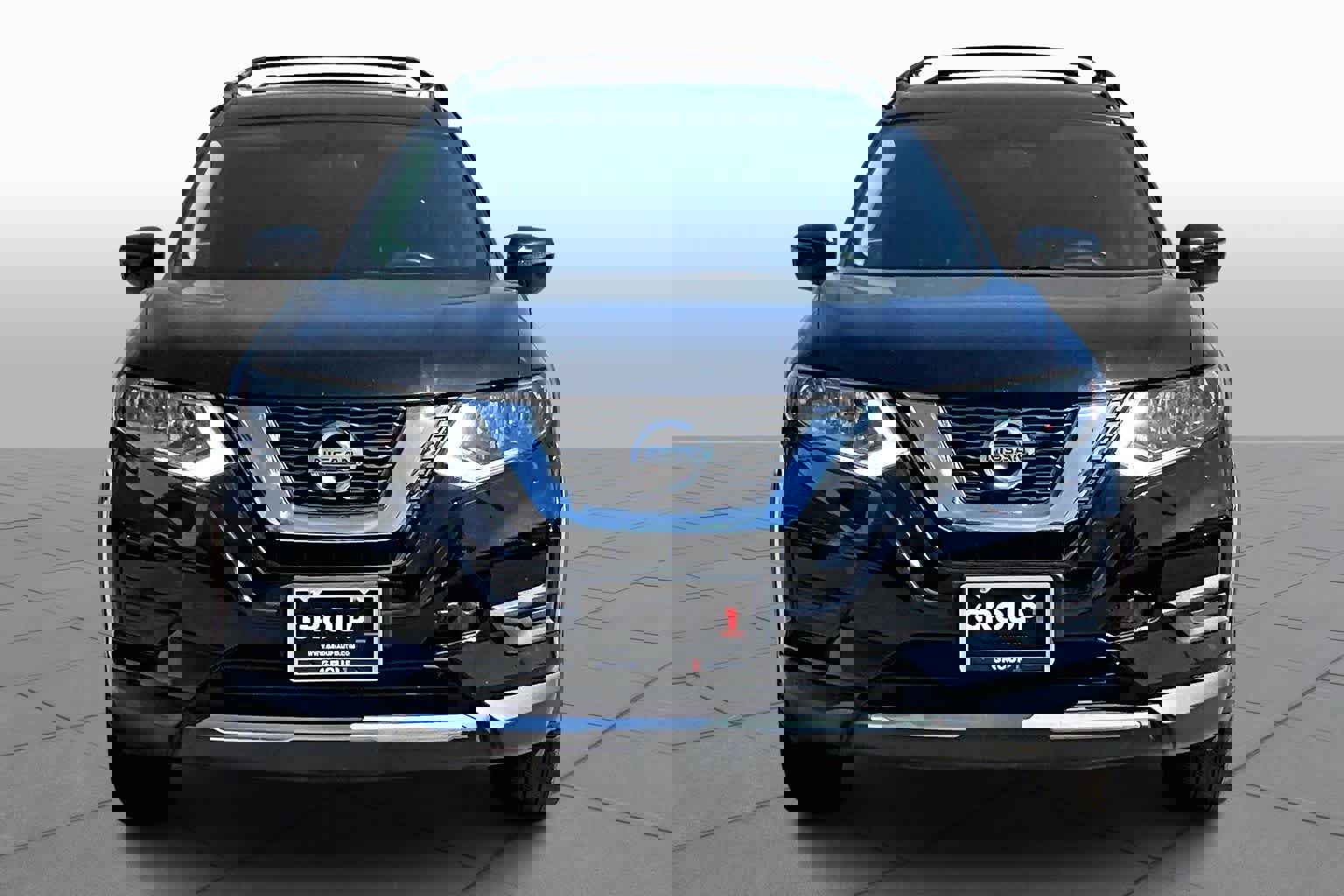 Used 2017 Nissan Rogue SV w/ Midnight Edition Package image 4