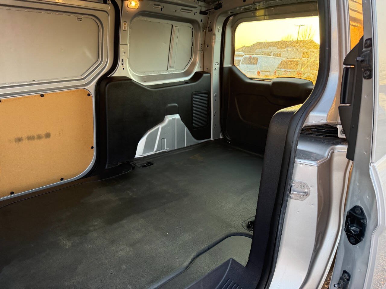 Used 2017 Ford Transit Connect XL FWD image 28