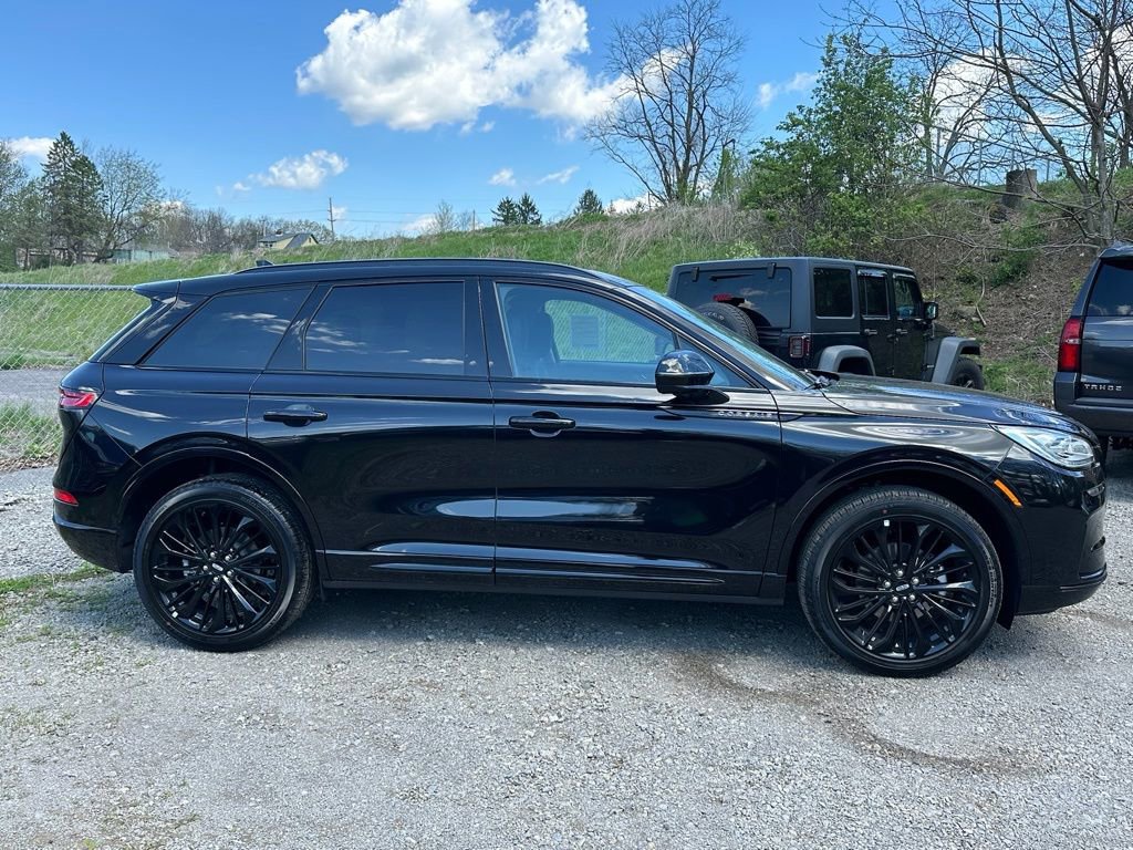 New 2026 Lincoln Corsair Reserve w/ Jet Appearance Package AWD/4WD image 4