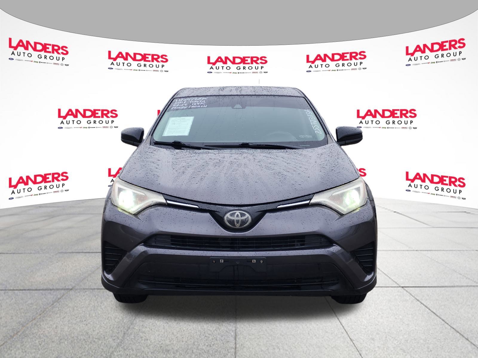 Used 2018 Toyota RAV4 LE image 8
