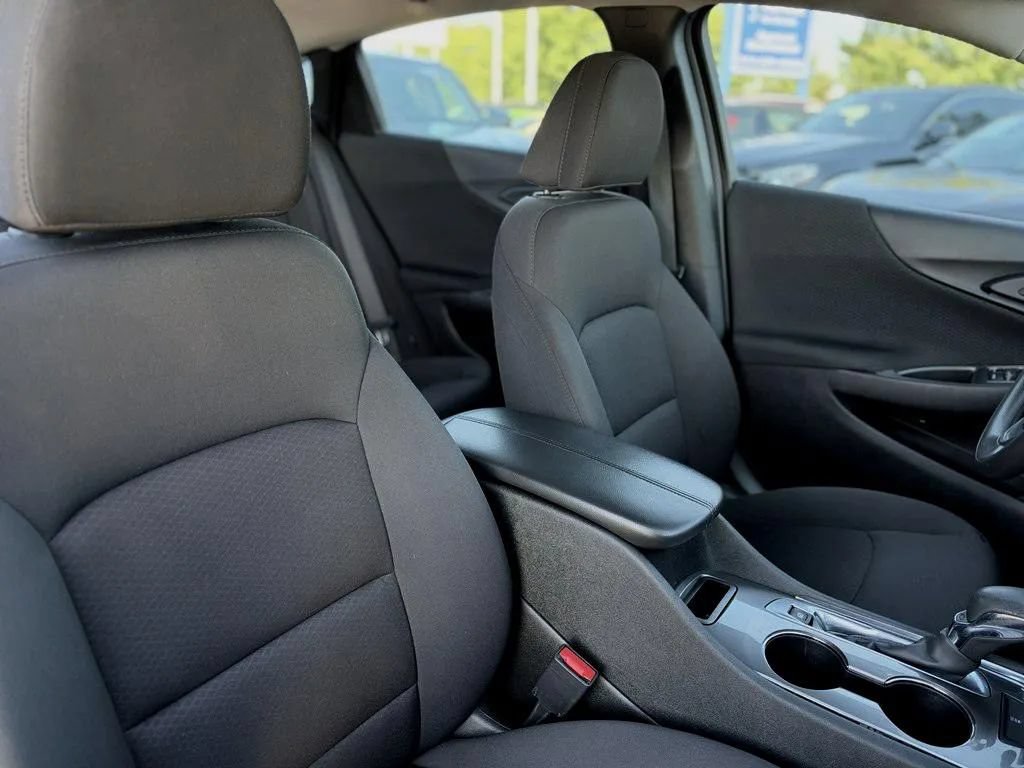 Used 2023 Chevrolet Malibu LT FWD image 12