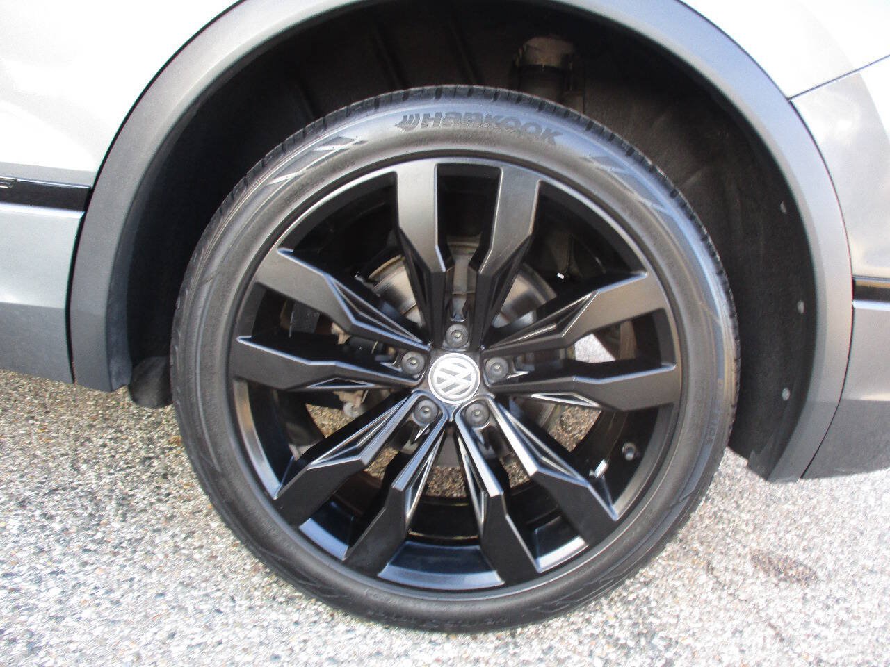 Used 2021 Volkswagen Tiguan SE R-Line FWD image 34