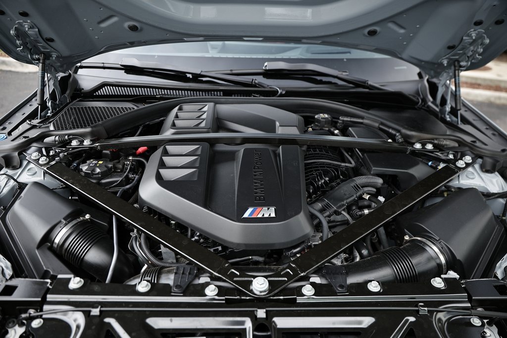 Certified 2025 BMW M4 Competition w/ Executive Package image 30