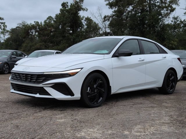 New 2026 Hyundai Elantra SEL Sport FWD image 2