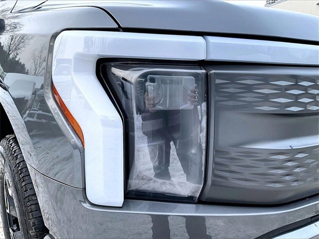 Used 2023 Ford F150 Lightning XLT image 31