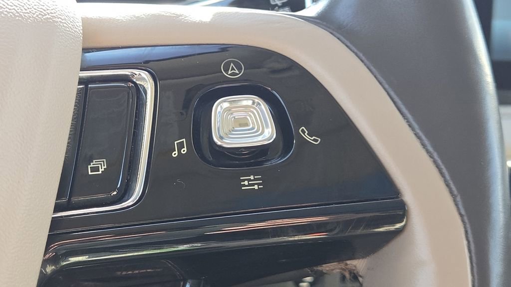 Used 2020 Lincoln Corsair Reserve w/ Equipment Group 201A image 12