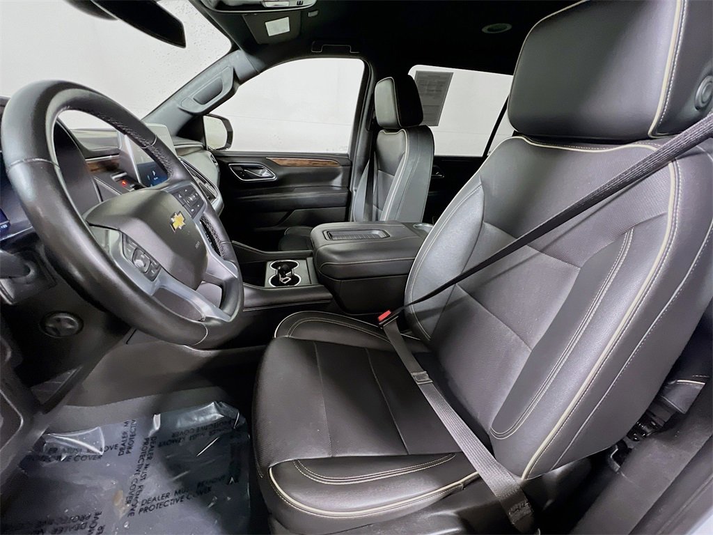 Used 2023 Chevrolet Suburban Premier image 19