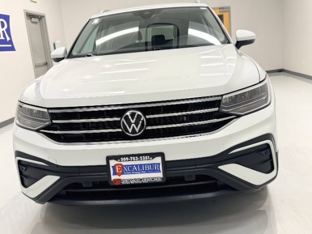 Used 2024 Volkswagen Tiguan SE AWD/4WD image 13