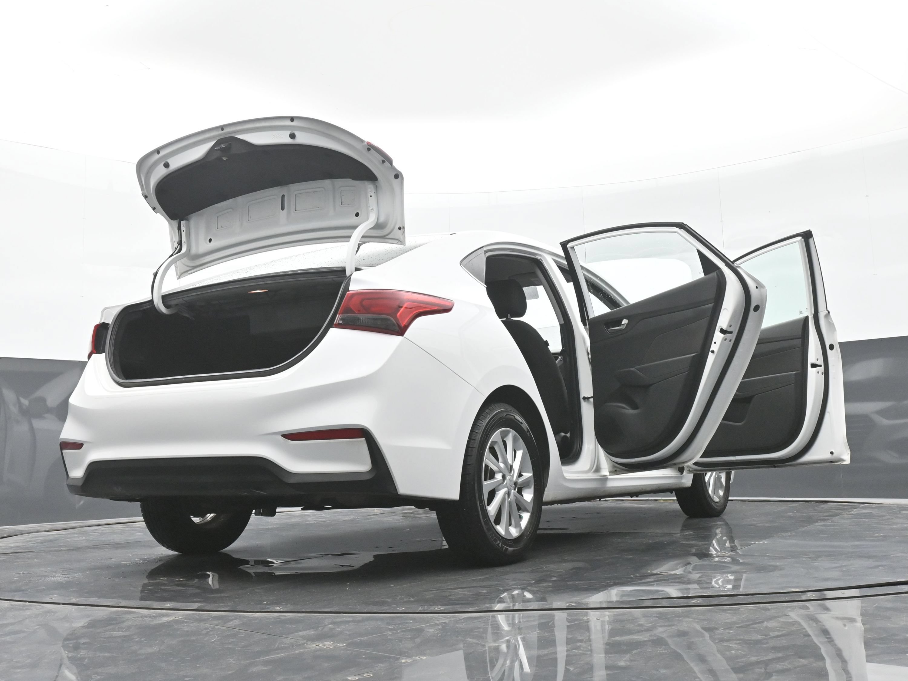 Used 2022 Hyundai Accent SEL FWD image 49