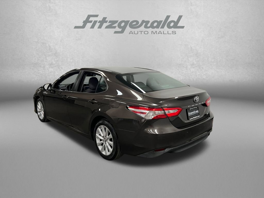Used 2018 Toyota Camry LE image 3