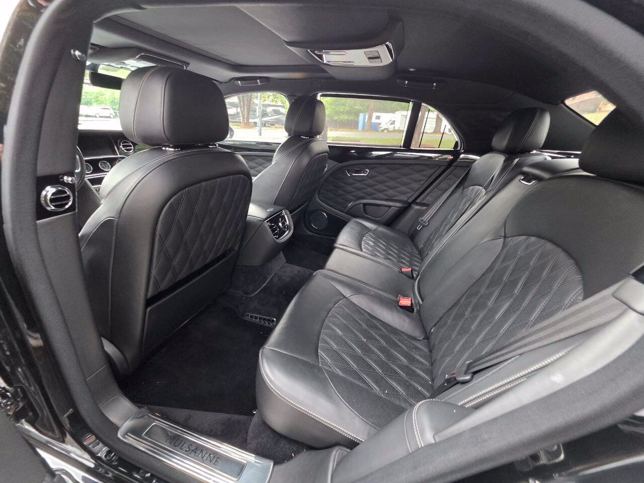 Used 2017 Bentley Mulsanne RWD image 88