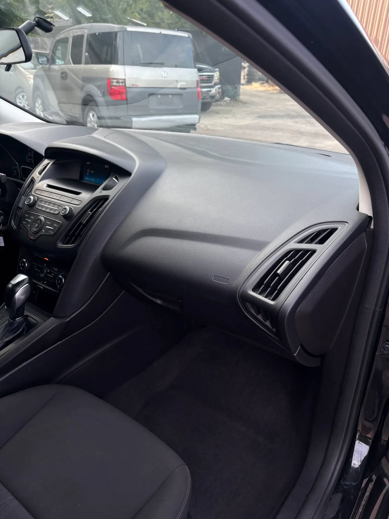 Used 2015 Ford Focus SE w/ SE Sport Package FWD image 27