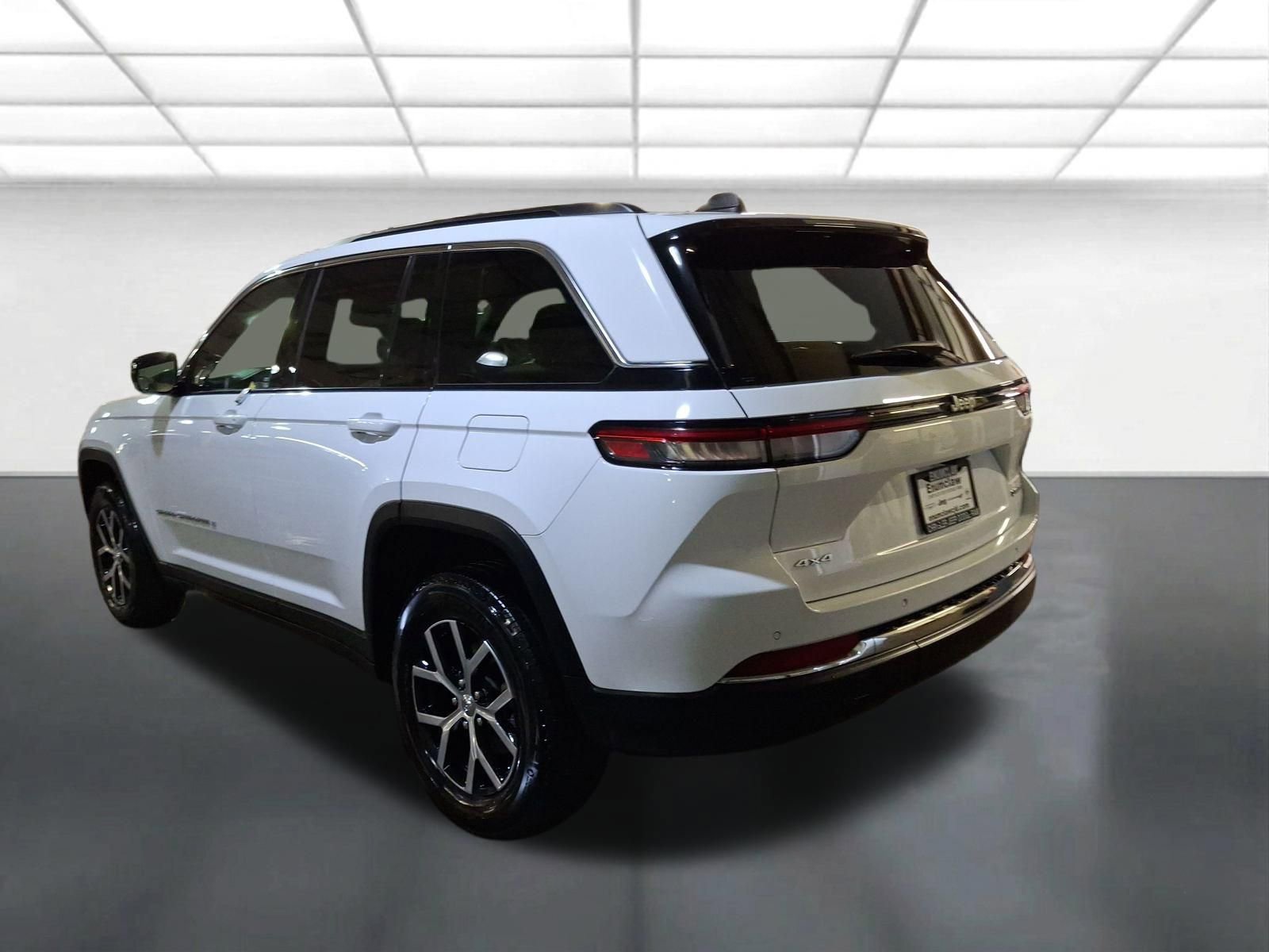 Certified 2024 Jeep Grand Cherokee Limited image 5