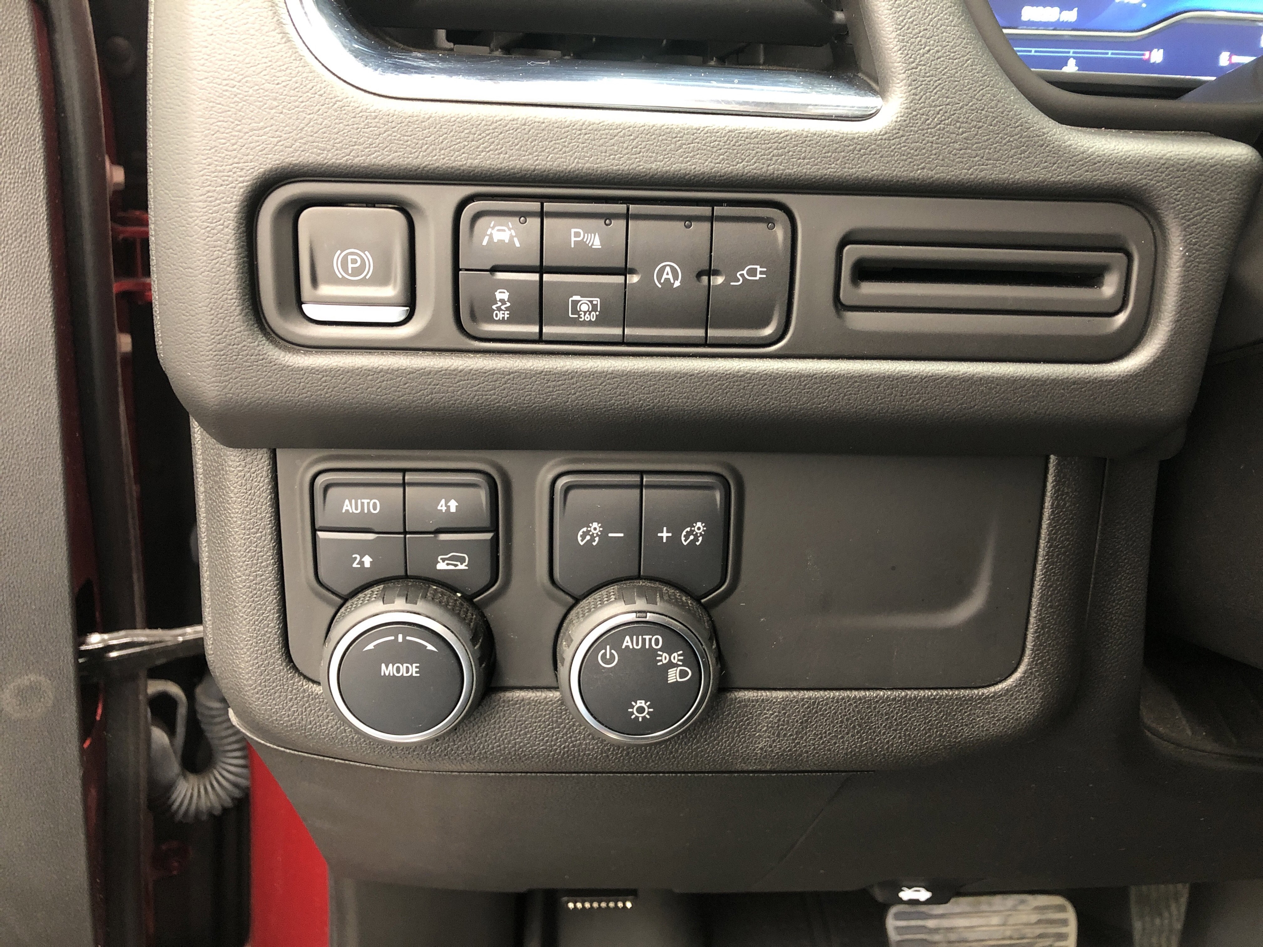 Used 2022 Chevrolet Tahoe RST w/ Sport Performance Package image 21