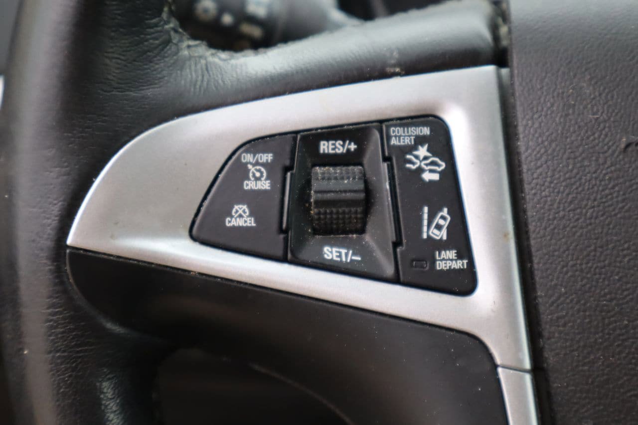 Used 2017 Chevrolet Equinox Premier w/ Enhanced Convenience Package AWD/4WD image 11