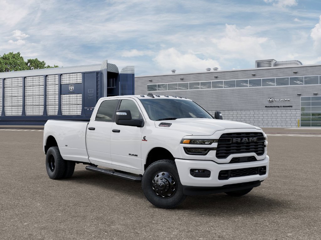 New 2026 RAM 3500 Big Horn AWD/4WD image 6