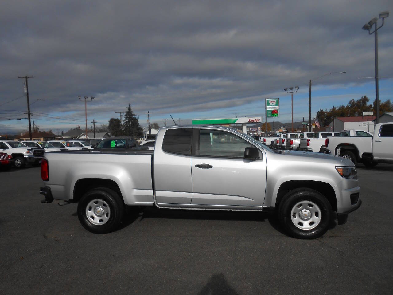 Used 2019 Chevrolet Colorado W/T image 2