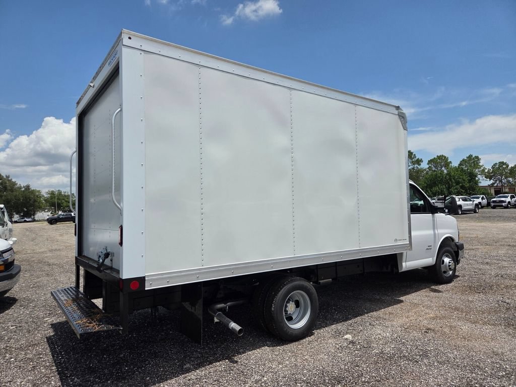 New 2026 Chevrolet Express 4500 w/ Power Convenience Package RWD image 16