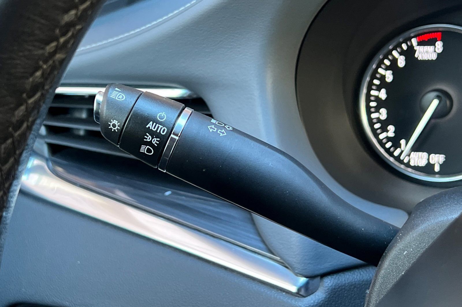 Used 2024 Buick Enclave Premium image 36