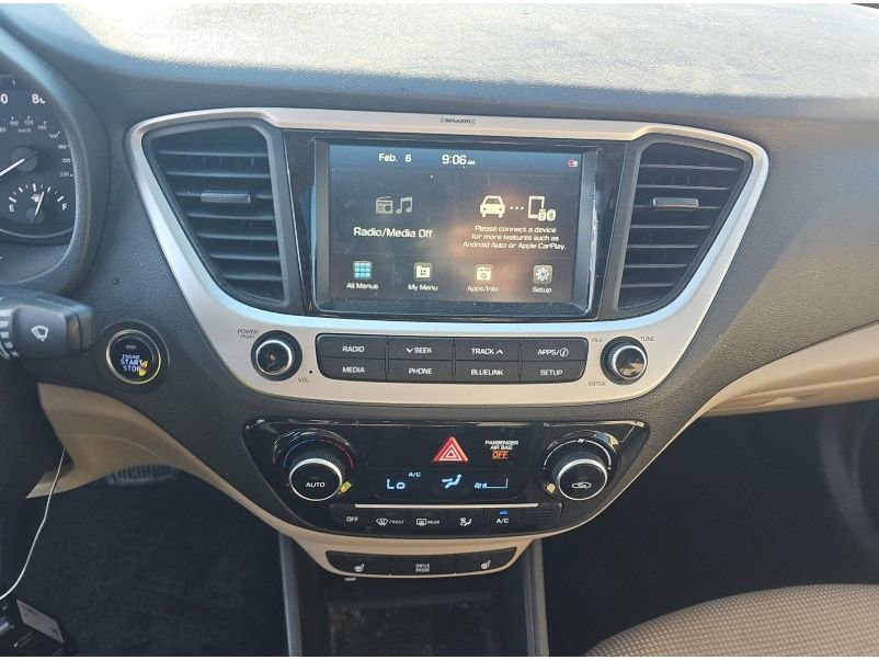 Used 2022 Hyundai Accent Limited image 12