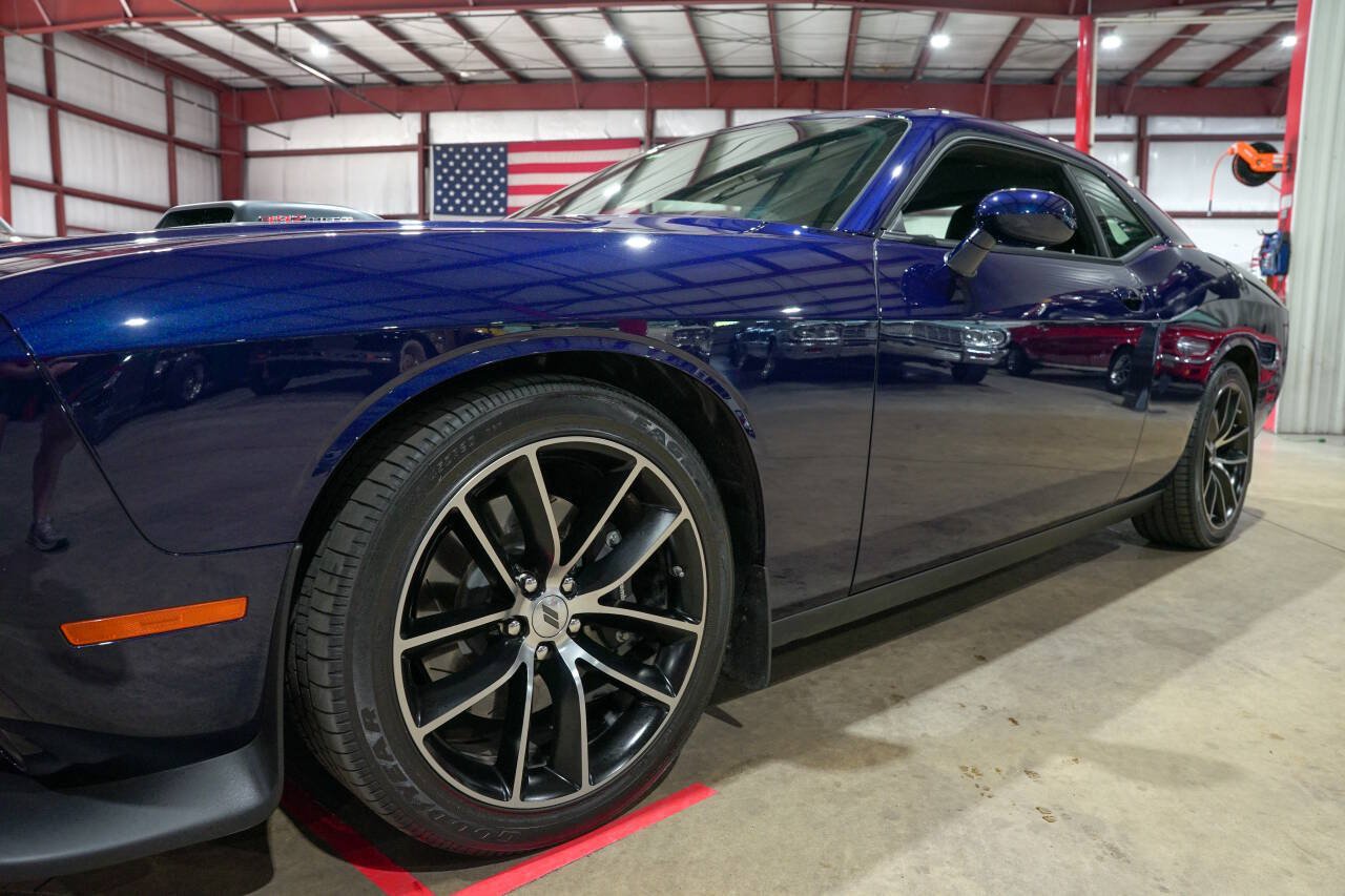 Used 2017 Dodge Challenger R/T Scat Pack RWD image 26