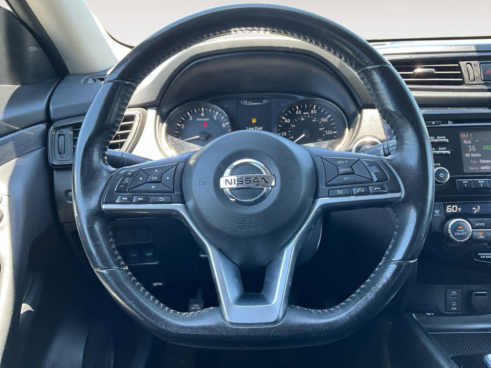Used 2017 Nissan Rogue SV AWD/4WD image 14