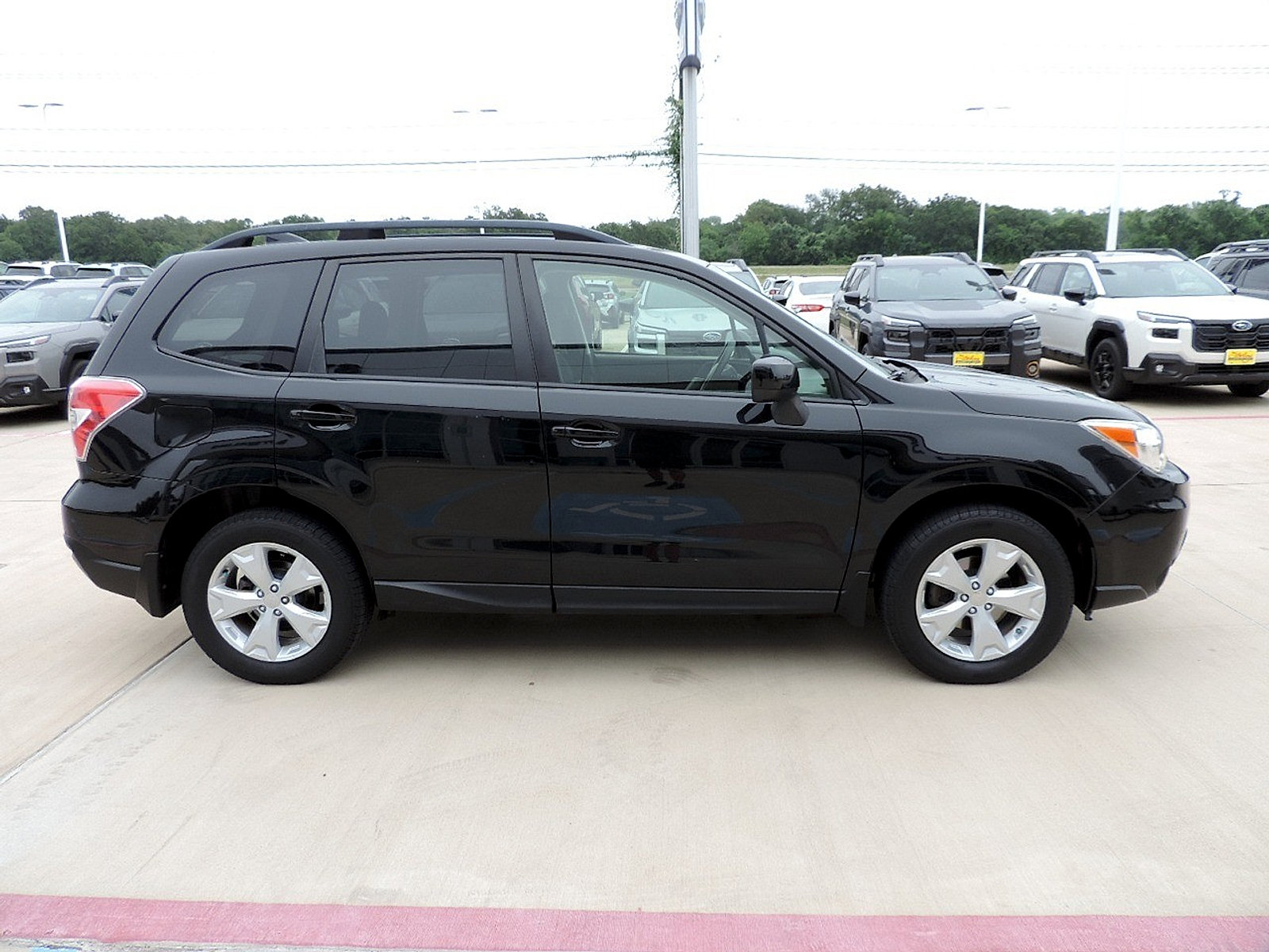 Used 2016 Subaru Forester 2.5i Premium w/ Protection Package #1 AWD/4WD image 4